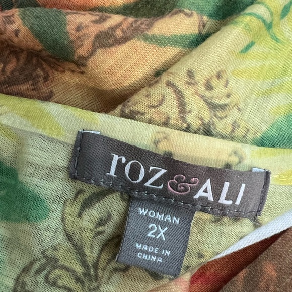Roz & Ali Women’s Multicolor Tropical Top - Picture 4 of 5
